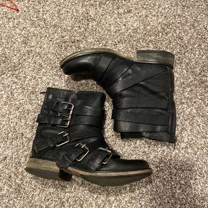 Steve Madden boots